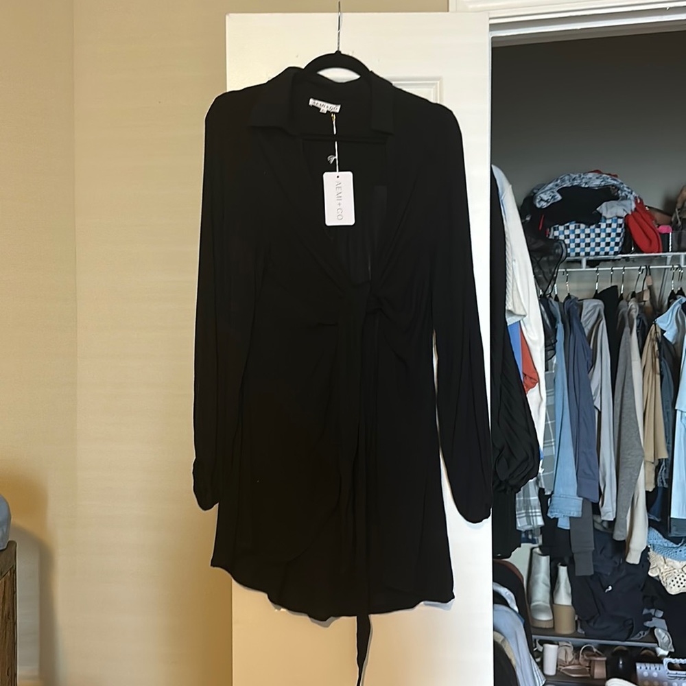 Long front tie collared blouse